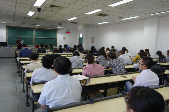 汉语进修体育博彩
于教一楼701教室召开了全体教职工大会.jpg